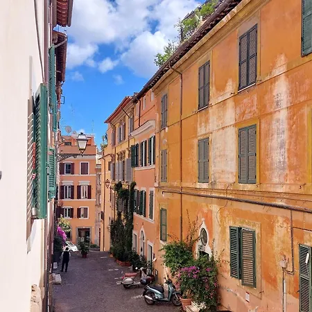 Two Steps From Colosseum, In The Imperial Forums * Rome